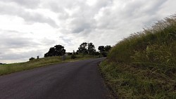 Obrázek z trasy Džbánsko – krajinou zlatavé opuky