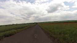 foto van de route Hoogland Dzban - landschap van gouden kalkmergel