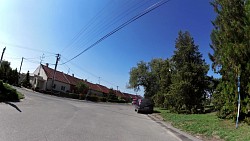 Obrazek z trasy Mikulov – dookoła piwniczek i winnic