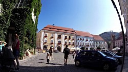 Bilder aus der Strecke Mikulov – Spaziergang durch den historischen Dorfplatz zum Heiligen Berg