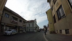 Obrázek z trasy Trenčín - procházka od zimního stadionu přes centrum až na hrad.