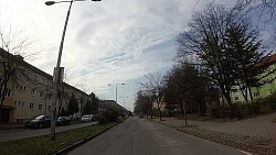 Obrázek z trasy Trenčín - procházka od zimního stadionu přes centrum až na hrad.