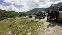 Obrázek z trasy Off-roadové přebrodění zatopené cesty u jezera Poiana Marului