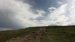 Obrázek z trasy Po Transalpině až na vrchol Varful Carbunele